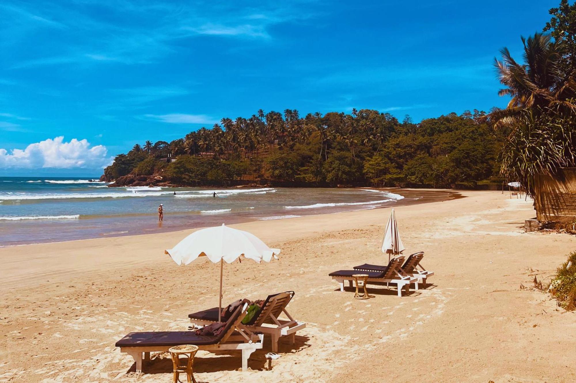 Calma - Surf, Yoga & Coffee On A Private Beach Dikwella Sur Exterior foto