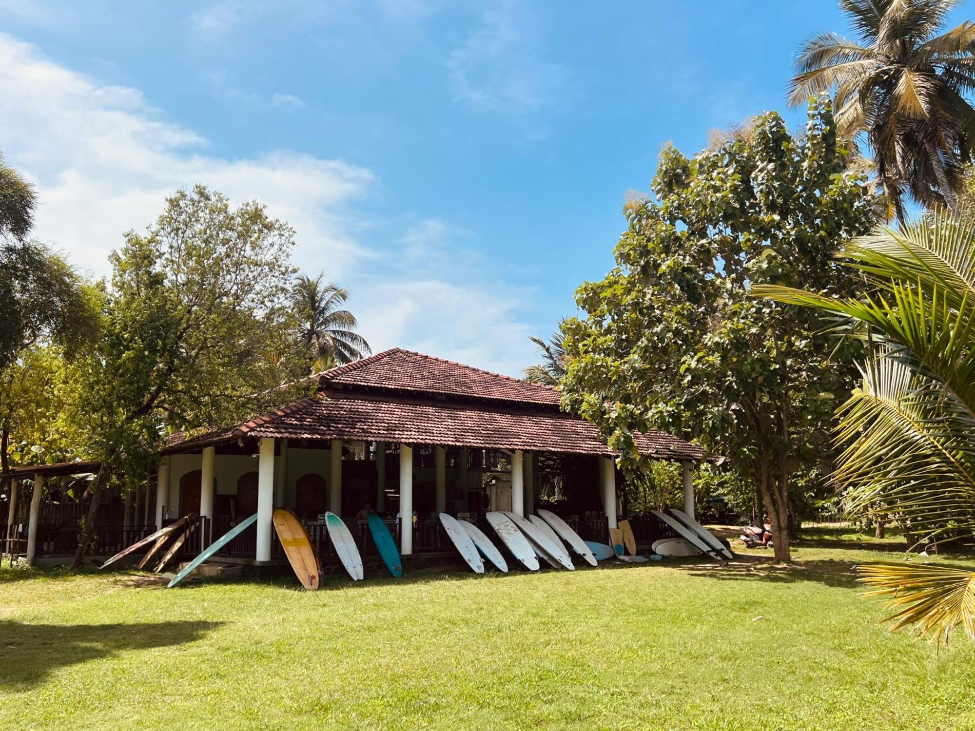 Calma - Surf, Yoga & Coffee On A Private Beach Dikwella Sur Exterior foto